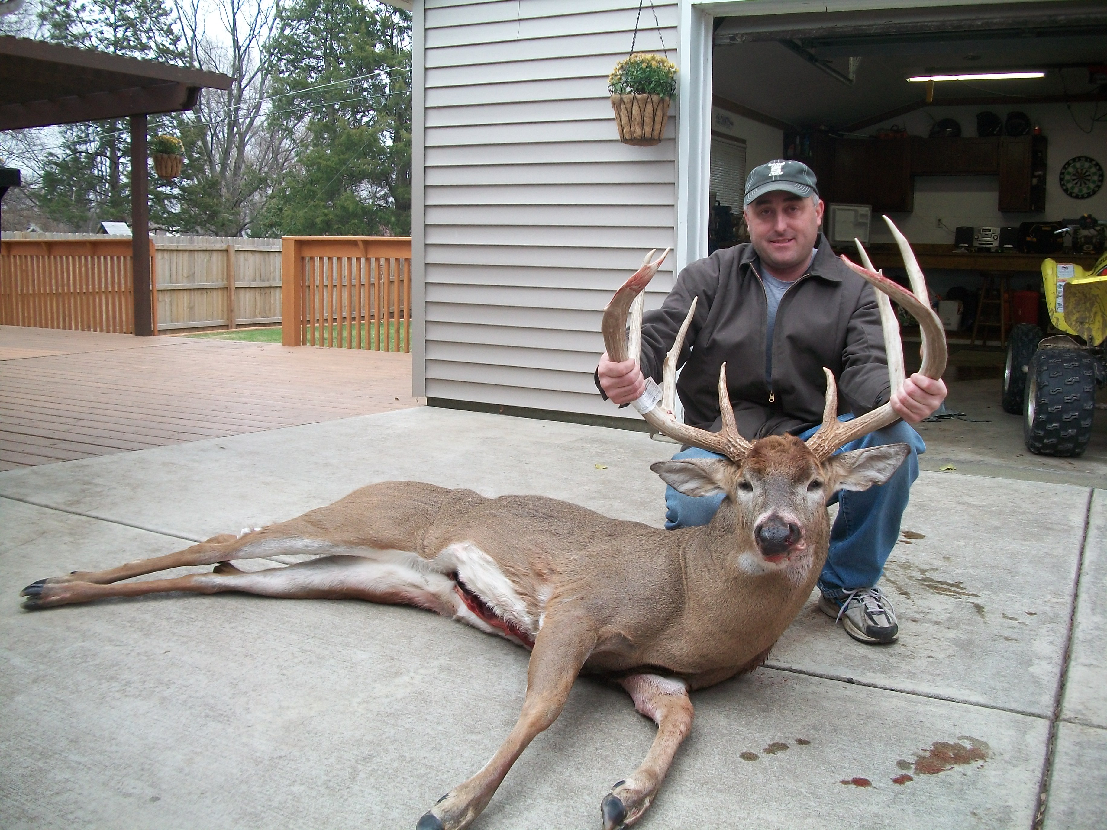 World Record 8 point whitetail deer hunting