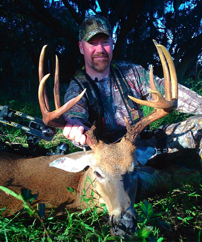 DDH Editor-in-Chief Dan Schmidt with his free range 11-point Florida buck that scored 137 1/8.