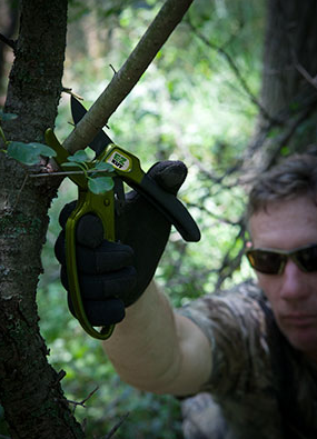 EZ Kut Pruner tree limb