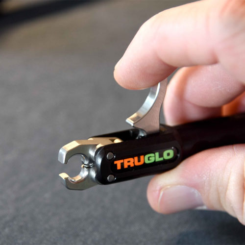 TRUGLO's smooth stainless-steel jaws and a 360-degree rotating yoke reduce string wear and prevent string torque.